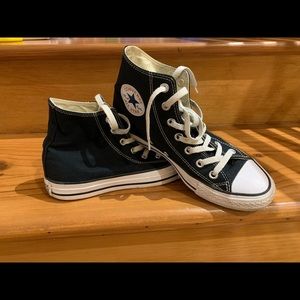 hightop black converse